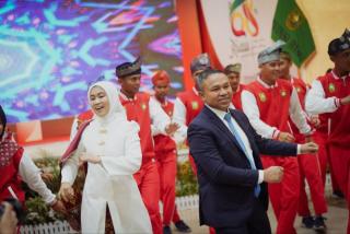 Gubri Abdul Wahid Ramah Tamah bersama Paskibraka Riau 2025