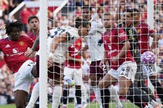 Tumbang di Kandang, Setan Merah jadi Korban Sepak Sudut The Gunners