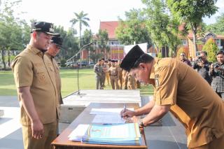Wako Pekanbaru Pimpin Sertijab Pejabat Eselon II