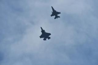 Uji Interoperabilitas: F-16 TNI AU dan F-35 RAAF Bertempur di Langit Pekanbaru
