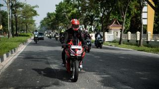 Merdeka itu Berkendara dengan #Cari_Aman, Pakai Helm dan Jaket