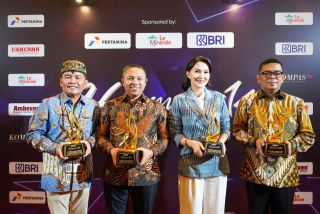 Gubernur Riau Terima Penghargaan Daerah Peduli Layanan Kesehatan dan Pemenuhan Gizi Anak