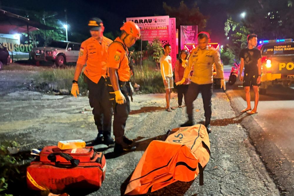 Pekerja Neon Box Tewas Saat Perbaikin Lampu Reklame