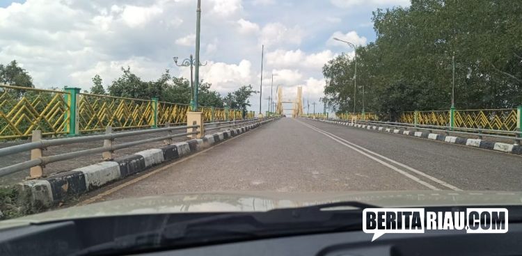 Wabup Rohil Jhoni Charles Apresiasi Respon Cepat Gubernur Riau Perbaiki Pagar Jembatan Pedamaran