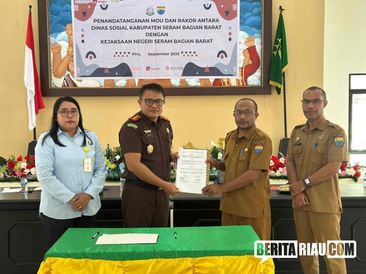 Kajari Anto Widi Nugroho Tandatangani MoU Kerjasama dengan Dinas Sosial Kab. SBB