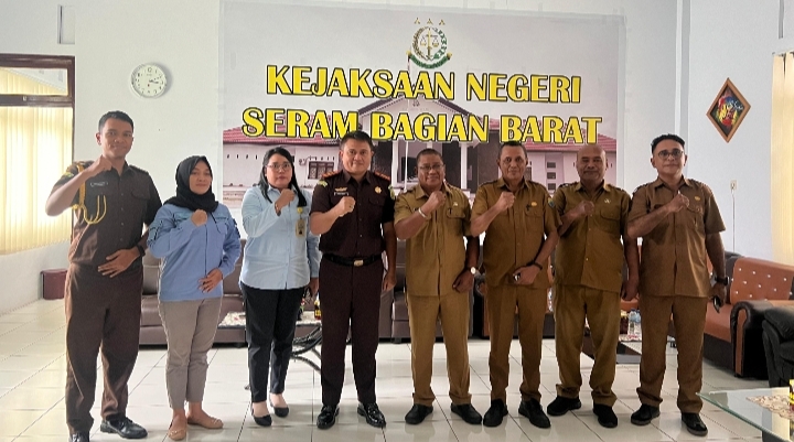 Kejari SBB Teken MoU Optimalisasi Penagihan Piutang Pajak MBLB dengan Bapenda