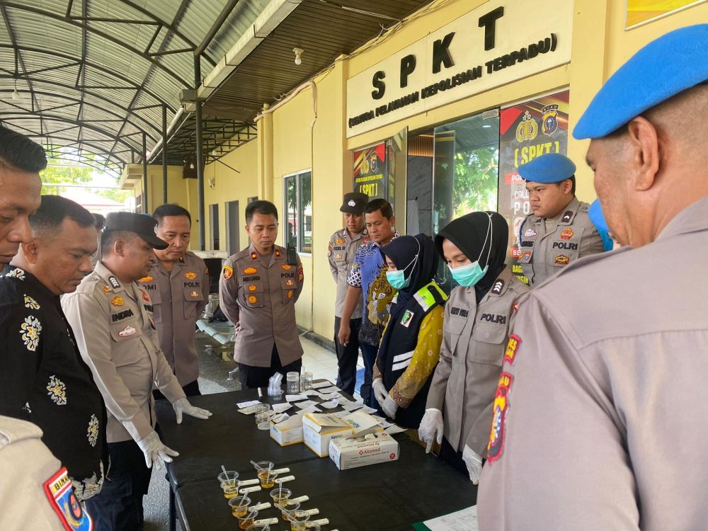 21 Personel Polres Kampar Jalani Tes Urine Mendadak, Semua Negatif