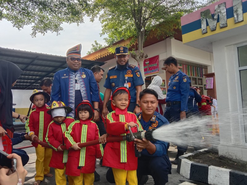 DPKP Sosialisasi Pencegahan Kebakaran di TK Kemala Bhayangkari 03 Pekanbaru