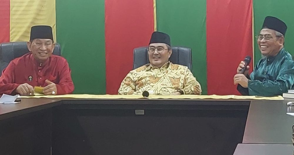 Prof. Jimly Asshiddiqie dan LAMR Bahas Masa Depan Adat Melayu