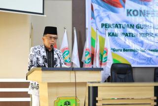 Bupati Asmar Buka Konferensi XXIII PGRI Meranti: Guru Hebat, Indonesia Kuat