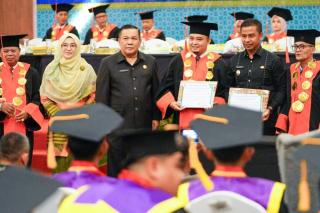 Wagub Riau Dorong Lulusan Perguruan Tinggi Jadi Generasi yang Bawa Dampak Positif