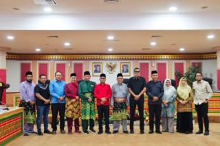 DPRD Riau Mulai Galang Donasi untuk Daerah Istimewa Riau 