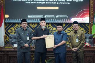 Wako Paisal Serahkan Dokumen KU-APBD dan PPAS TA 2026 dalam Rapat Paripurna DPRD Dumai