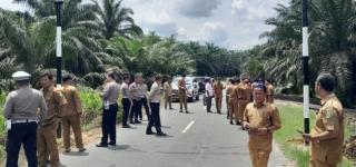 Cegah Truk ODOL, Jalan Menuju Sengkemang -Sialang Sakti Dayun di Pasang Portal