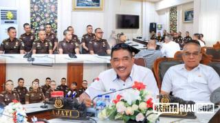 Kajati Agoes SP Ingatkan 18 Jaksa Baru di Wilayah Hukum Maluku Untuk Meningkatkan Integritas 