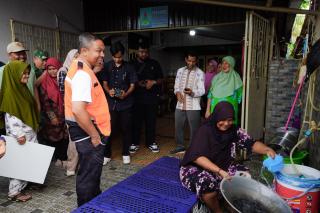 Gubri Serahkan Bantuan untuk Korban Kebakaran di Jalan Pepaya