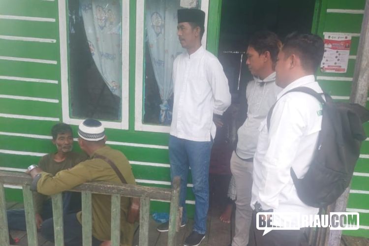 Bantuan Kebakaran Rp 10 Juta Dari Baznas, Keluarga Anjo dan Penghulu Rafika Ucapkan Terima Kasih