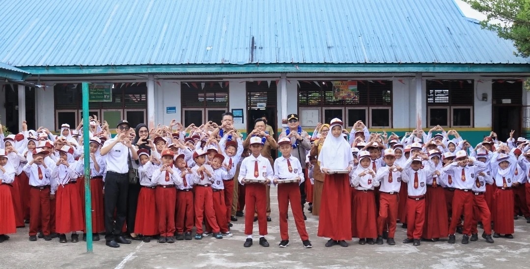 Bupati Asmar: Makan Bergizi Gratis, Investasi untuk Generasi Cerdas Meranti