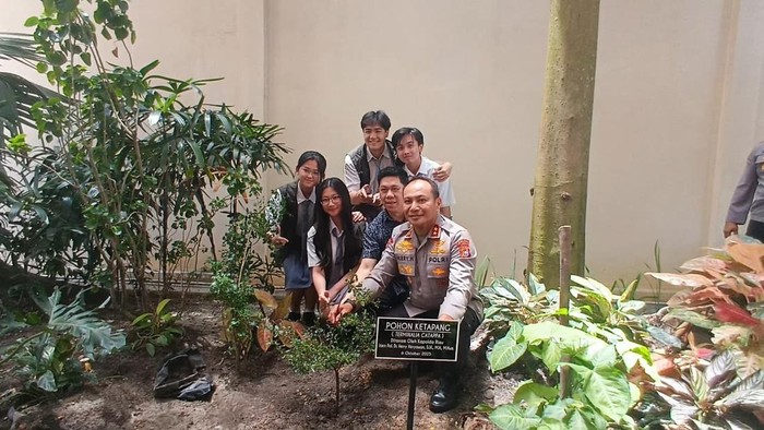 Kapolda Riau Ajak Pelajar Jadi Pelopor Green Policing di Sekolah