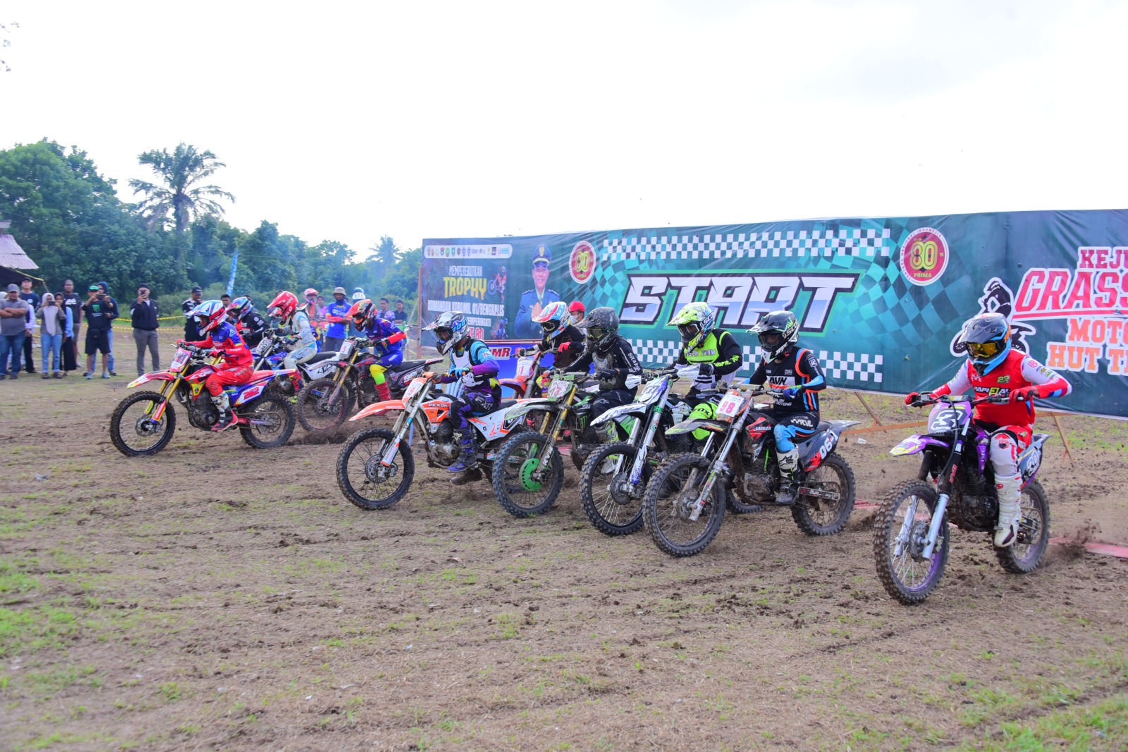 Koramil 01/Bengkalis Gelar Kejuaraan Motocross dan Grasstrack Semarakkan HUT ke-80 TNI