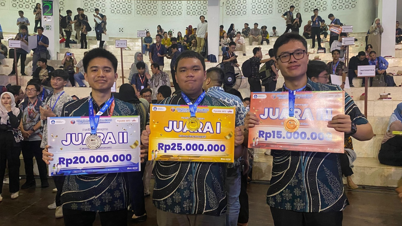 Raih Tiga Medali OSN Nasional, Kukuhkanr MAN 1 Pekanbaru sebagai Sekolah Terbaik di Sumatera