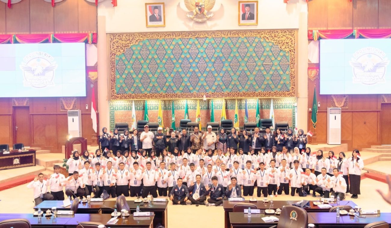 Lewat RBN NasDem Riau, Dygta Belajar Demokrasi dengan Cara Menyenangkan