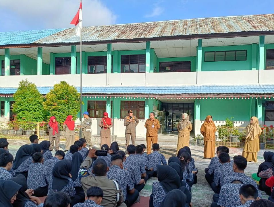 Satpol PP Bengkalis Bina Pelajar SMAN 3 Lewat Penyuluhan Kenakalan Remaja