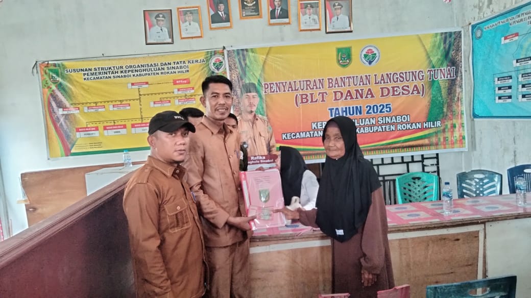 Wujudkan Kesejahteraan Ekonomi, Kepenghuluan Sinaboi Salurkan Bantuan BLT Dana Desa Tahun 2025