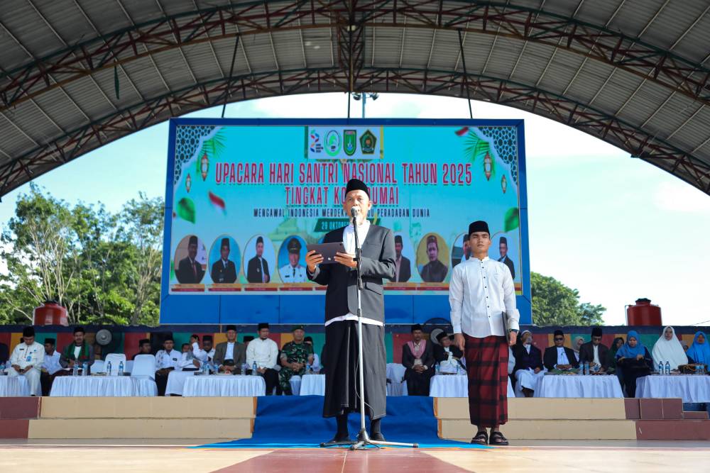 Diikuti 2.600 Santri, Wako Dumai H. Paisal Pimpin Upacara Hari Santri Nasional 2025