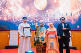 Gelar Khatam Alquran Bersama Civitas Akademika, Univrab Pekanbaru Raih Rekor MURI 