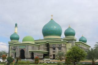 Pemko Pekanbaru Tertibkan PKL di Sekitar Masjid Raya An-Nur, Siapkan Area Relokasi Sementara
