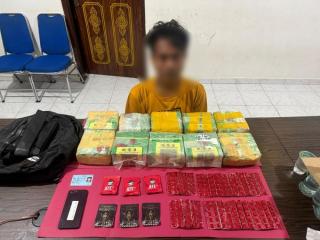 Polda Riau Gagalkan Penyelundupan 10 Kg Sabu Internasional, Kurir Dijanjikan Upah Rp100 Juta
