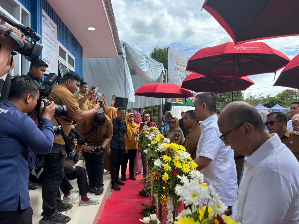 Gubri Resmikan Perpustakaan Sekolah Ramah Lingkungan di SMKN 1 Tapung Kampar