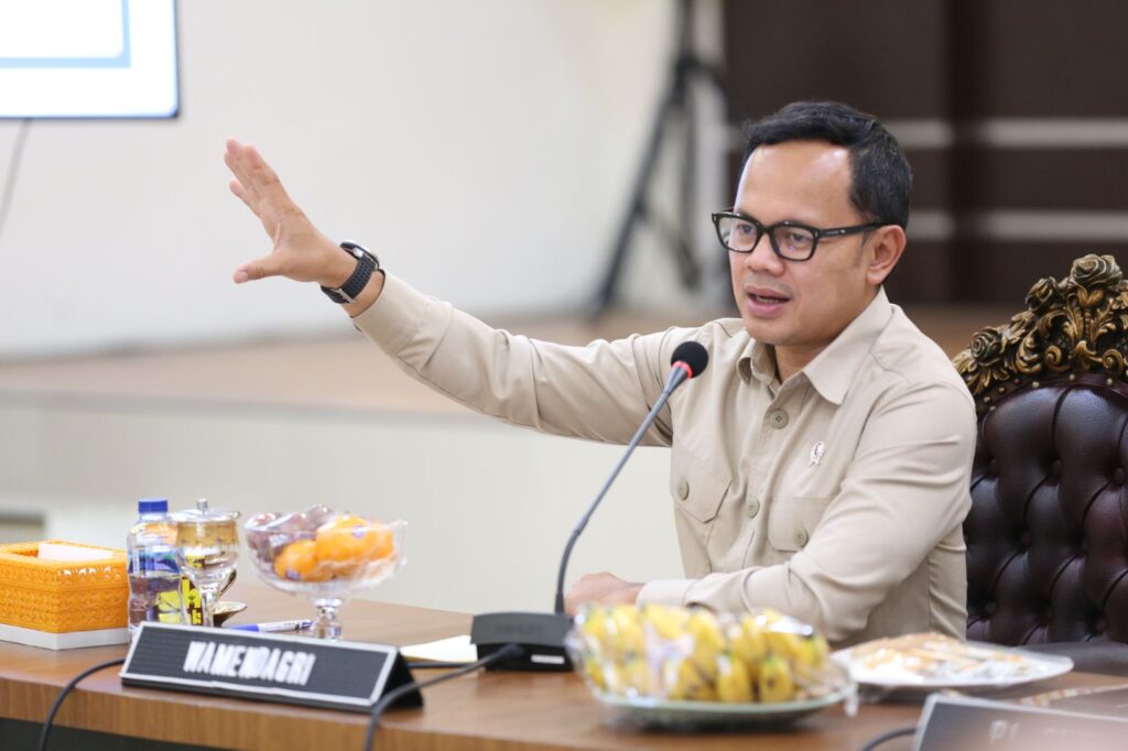 Empat Gubernur Riau Terjerat Korupsi, Wamendagri Desak Evaluasi Sistem Pemilihan Kepala Daerah