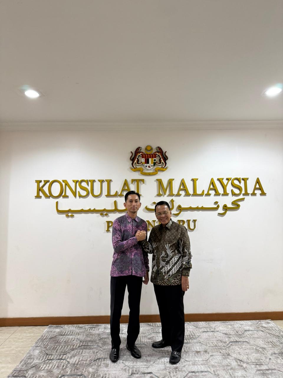 Temui Konsulat Malaysia di Pekanbaru, Bupati H. Bistamam Pastikan Nelayan Rohil Dipulangkan