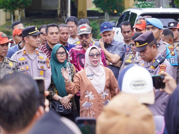 Wakil Bupati Kampar Turun Langsung Temui Massa Aksi Kampar Kiri