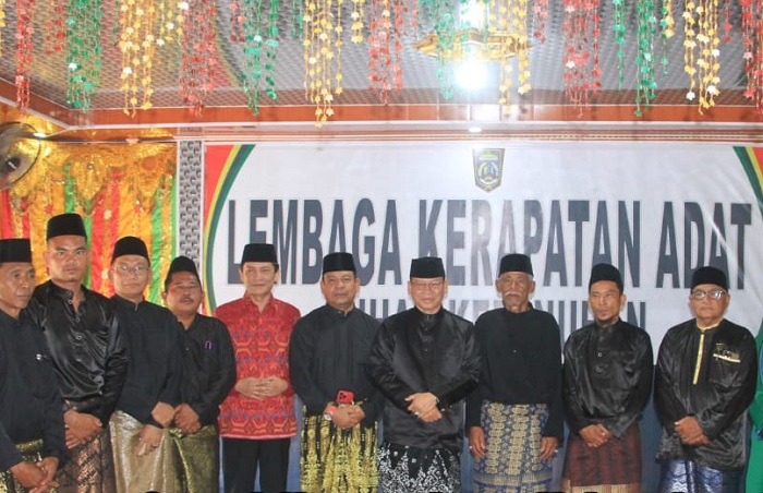 Wabup Syafaruddin Poti Hadiri Pelantikan Ninik Mamak Suku Ampu Luhak Kepenuhan