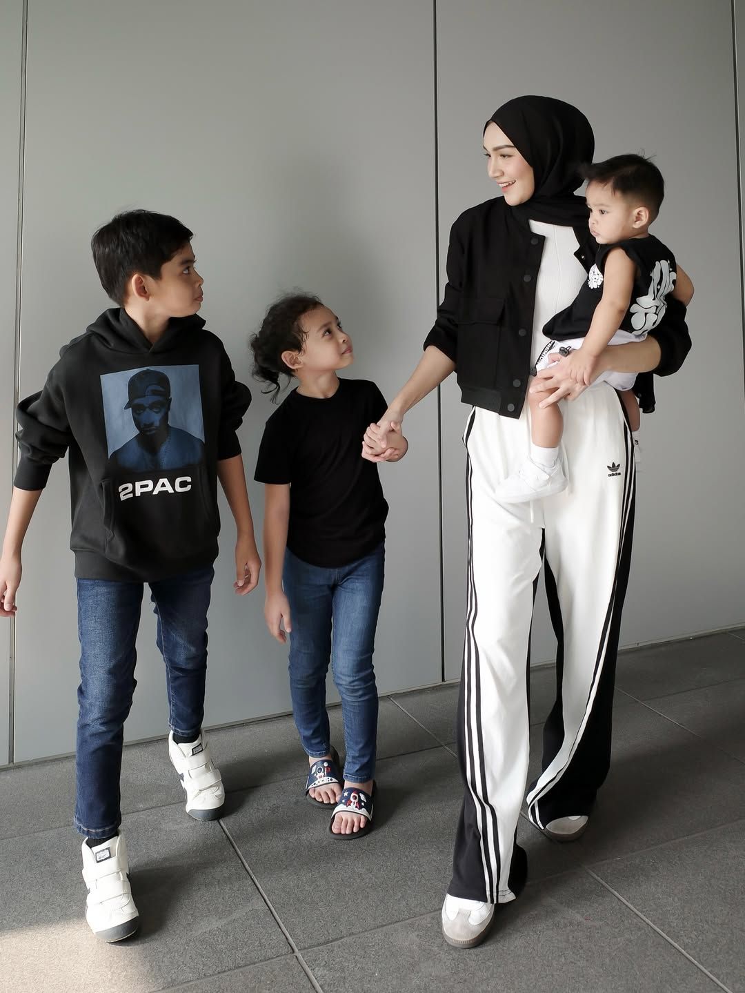 Kehidupan Melody Prima: Kini Bahagia Mengurus Tiga Anak Setelah Menikah dengan Pengusaha