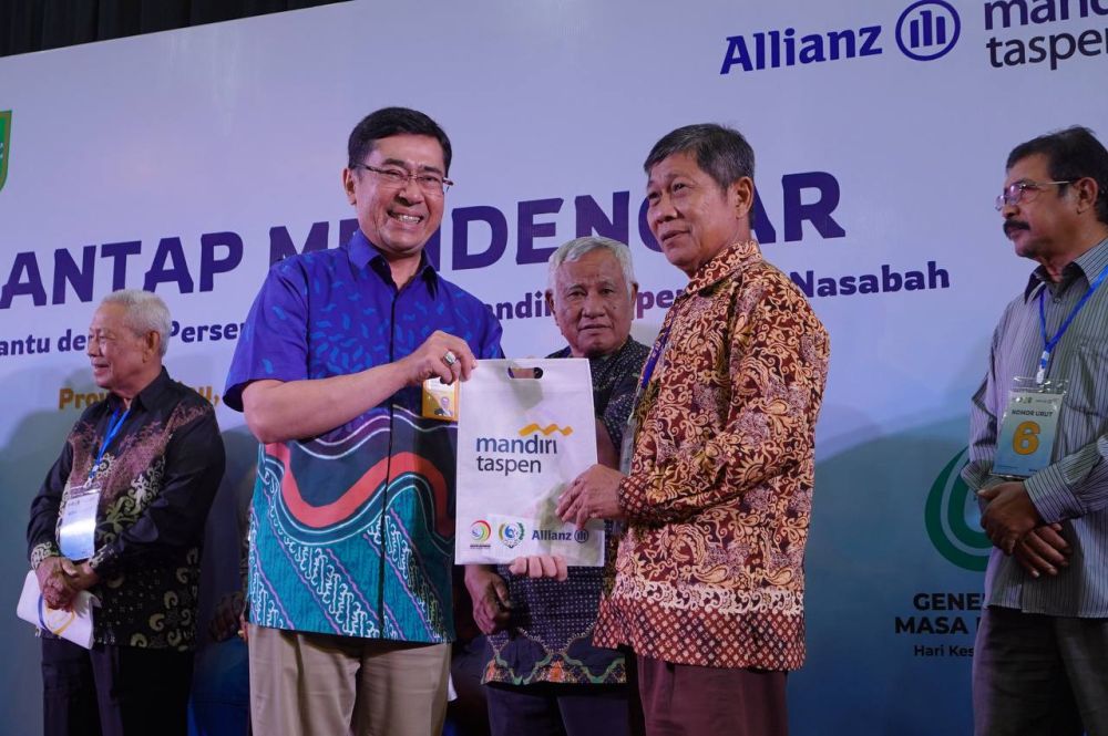 250 Warga Riau Terima Alat Bantu Dengar dari Mandiri Taspen