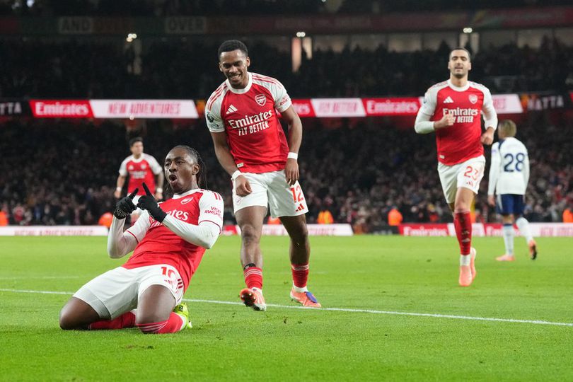 Eze Hat-trick! Arsenal Libas Tottenham 4-1 dan Kokoh di Puncak Klasemen