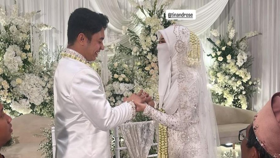 Fiki Naki Resmi Nikahi Penulis Ternama Tinandrose