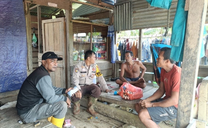 Korban Terdampak Angin Beliung Dapat Bantuan dari Kepenghuluan Darussalam 