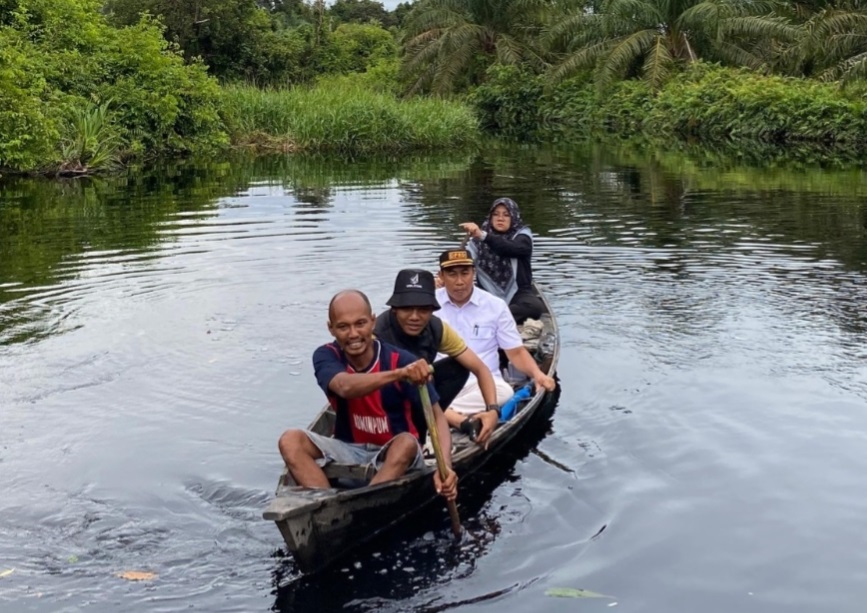 Susur Sungai Mempura, Bupati Afni Soroti Kondisi Sungai yang Kian Menyempit