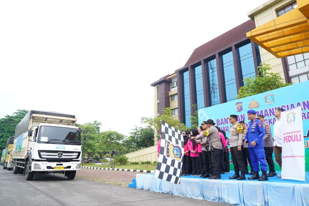 Polda Riau Kirim Lima Truk Bantuan Kemanusiaan untuk Korban Bencana di Aceh, Sumut, dan Sumbar