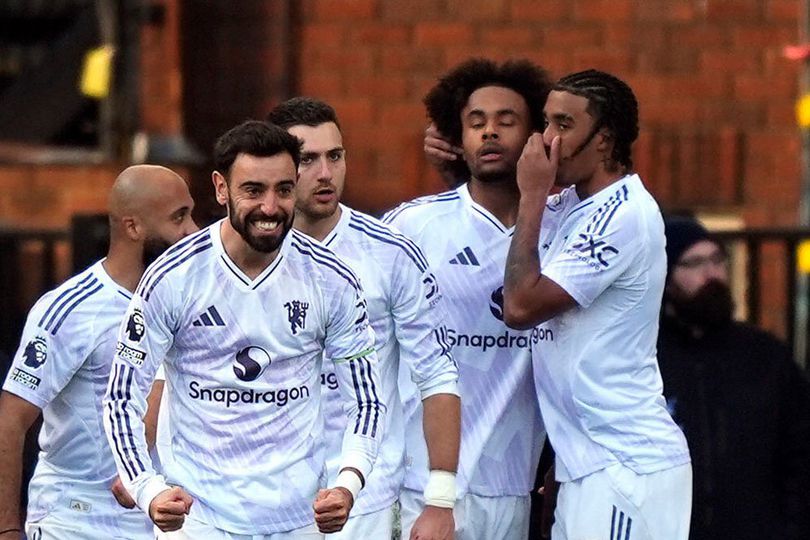 Zirkzee dan Mount Jadi Pahlawan, Manchester United Sukses Comeback di Markas Crystal Palace
