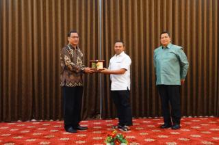 Gubri Abdul Wahid Terima Kunjungan Wamen PANRB dan Kepala ANRI