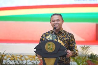 Demi PAD dan Infrastruktur, Gubri Wajibkan Seluruh Kendaraan Usaha di Riau Berplat BM