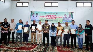Perdana di Riau, 1.050 Bidang Tanah dan Kebun Sawit Rakyat Siak Resmi Dilepaskan dari Kawasan