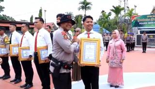 Ungkap 19 Kg Sabu di Reteh, Enam Personel Polres Inhil Terima Penghargaan