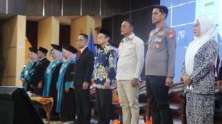 Bupati Inhil Harapkan Lulusan STIKes Husada Gemilang Perkuat Pelayanan Kesehatan Daerah